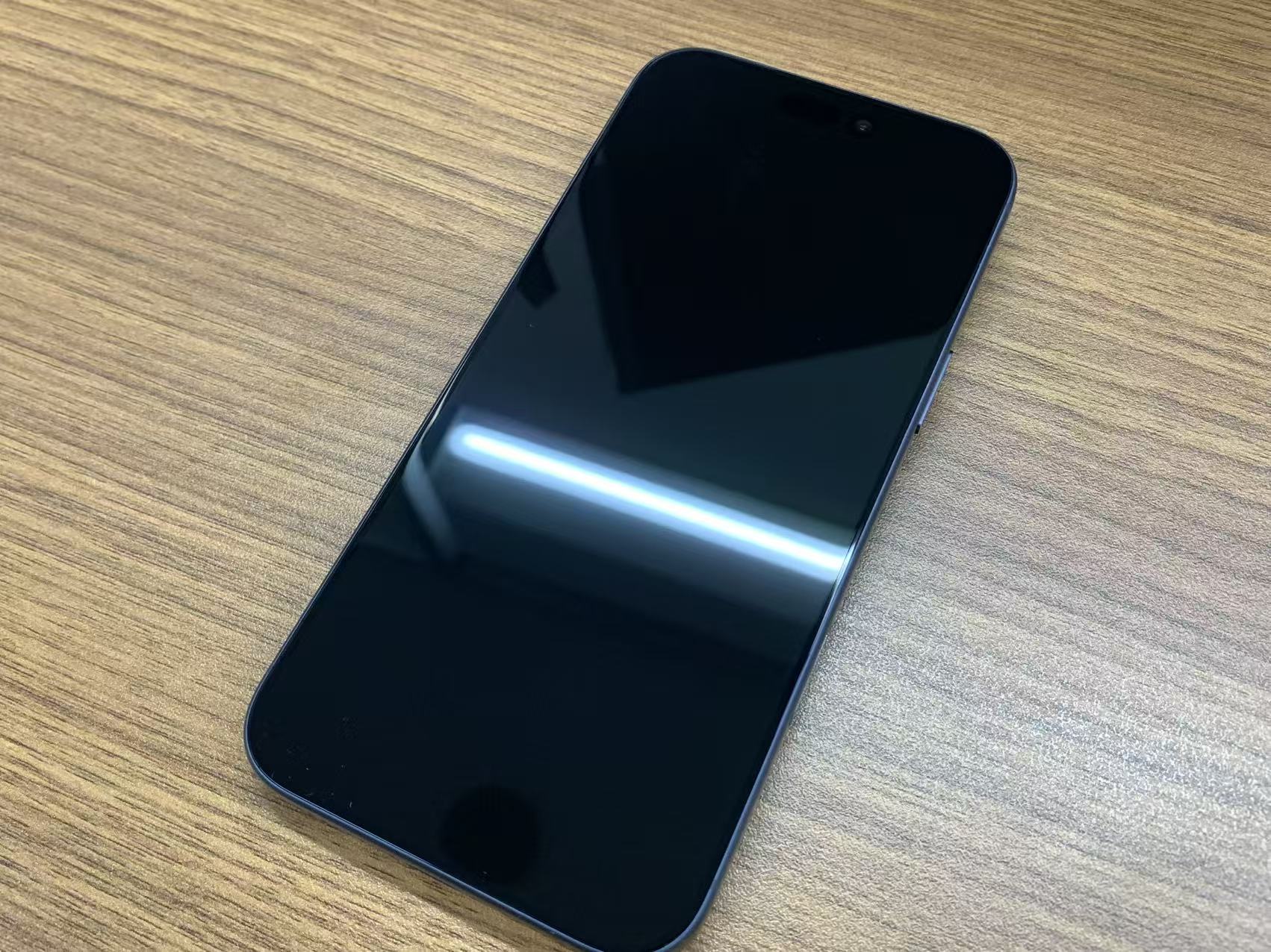 【五反田よりご来店】iPhone17の液晶破損の交換修理をさせていただきました！